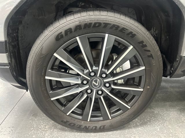 Used 2025 Lexus GX 550 w/ Accessory Package (2T) AWD/4WD image 25