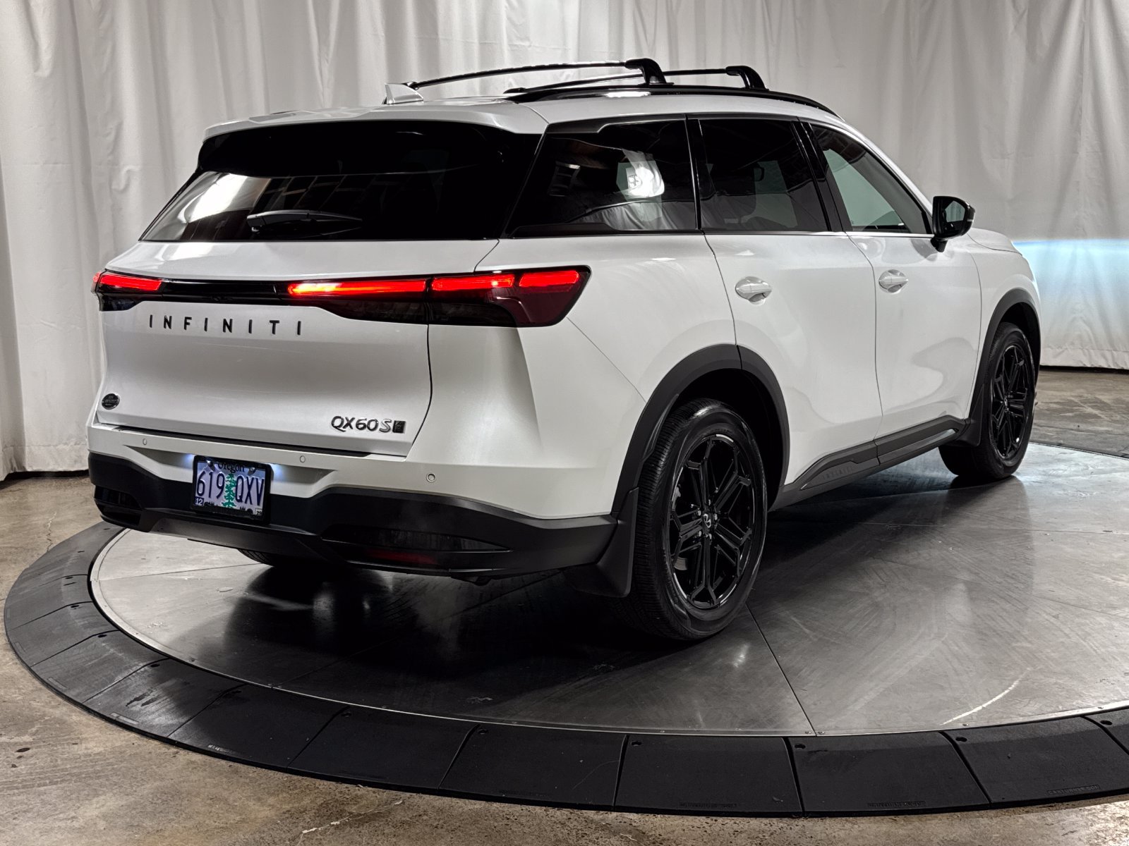 Certified 2026 INFINITI QX60 Sport w/ Dark Cargo Package AWD/4WD image 8