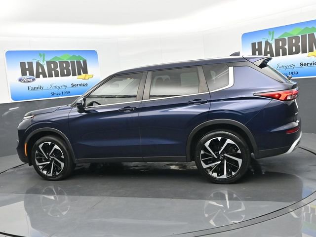 Used 2022 Mitsubishi Outlander SE image 3