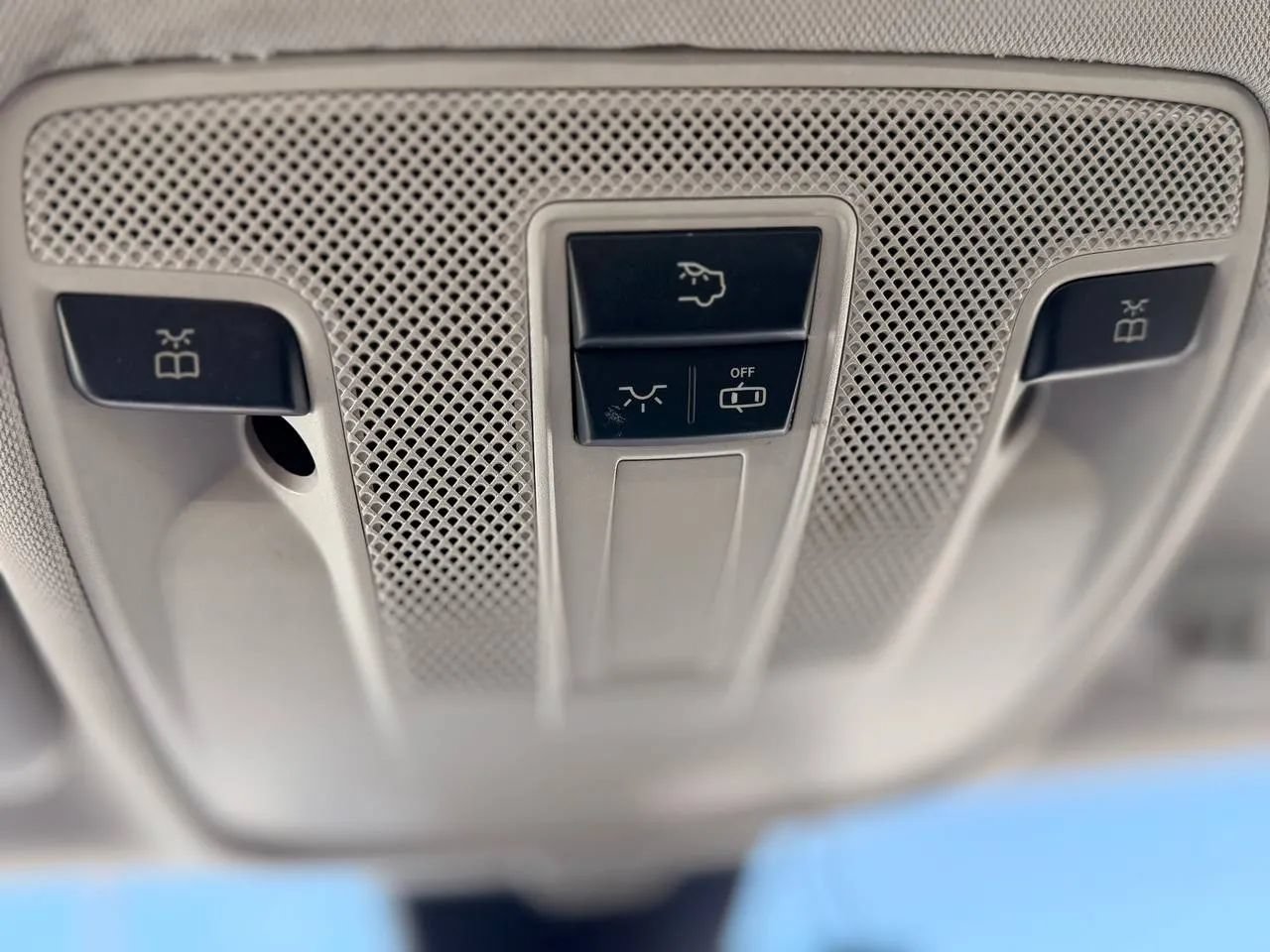 Used 2018 INFINITI QX30 FWD image 41