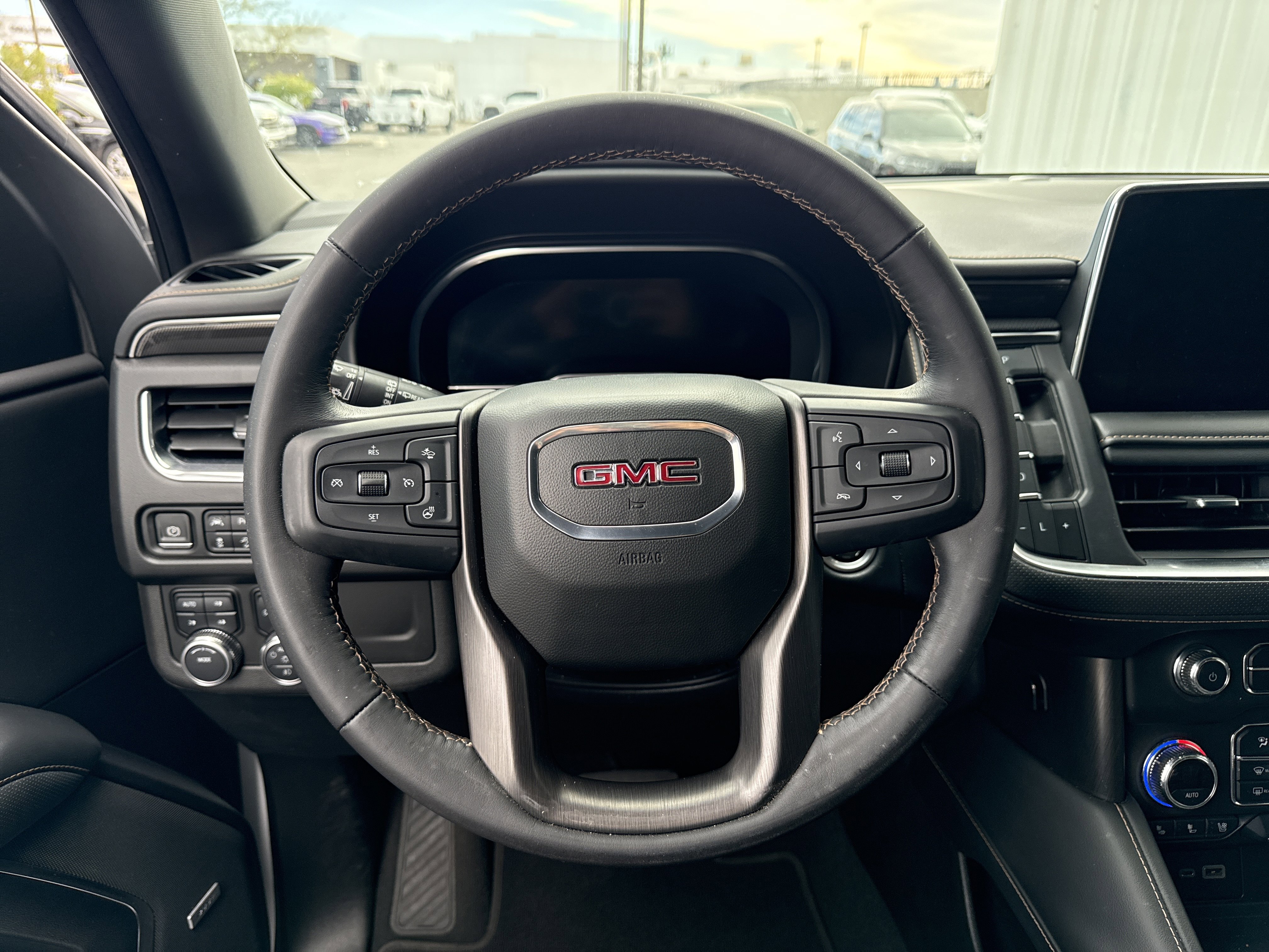 Used 2022 GMC Yukon AT4 image 25