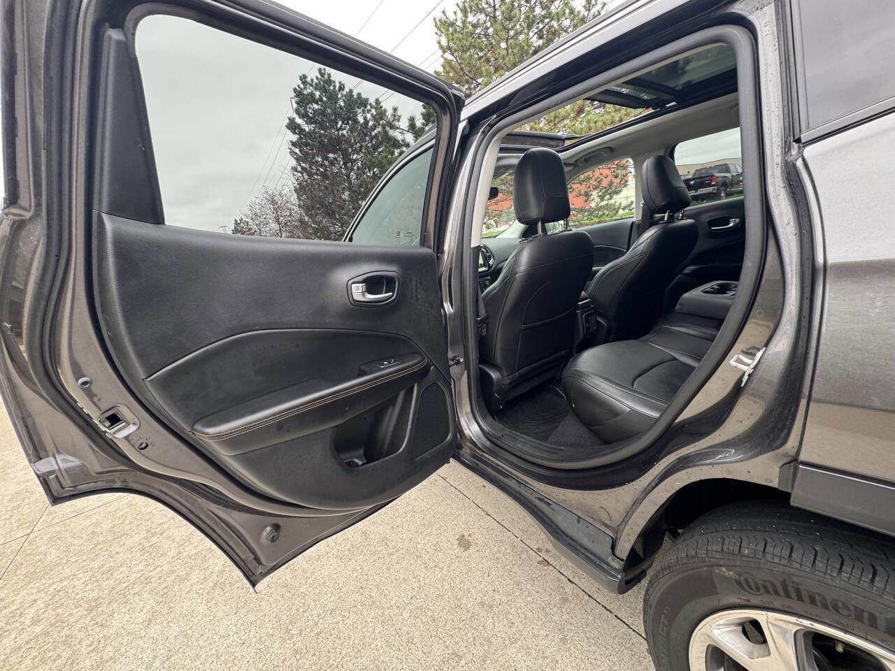 Used 2019 Jeep Compass Limited AWD/4WD image 18