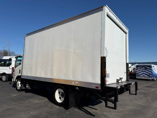 Used 2023 Isuzu NPR image 4