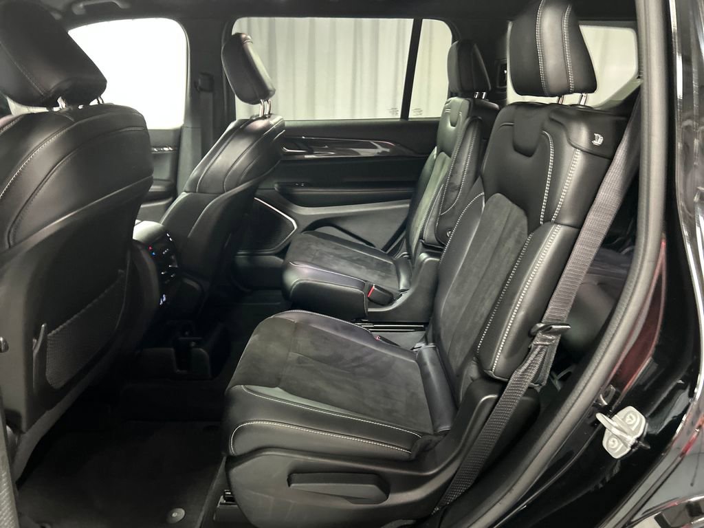 Used 2022 Jeep Grand Cherokee L Laredo image 23