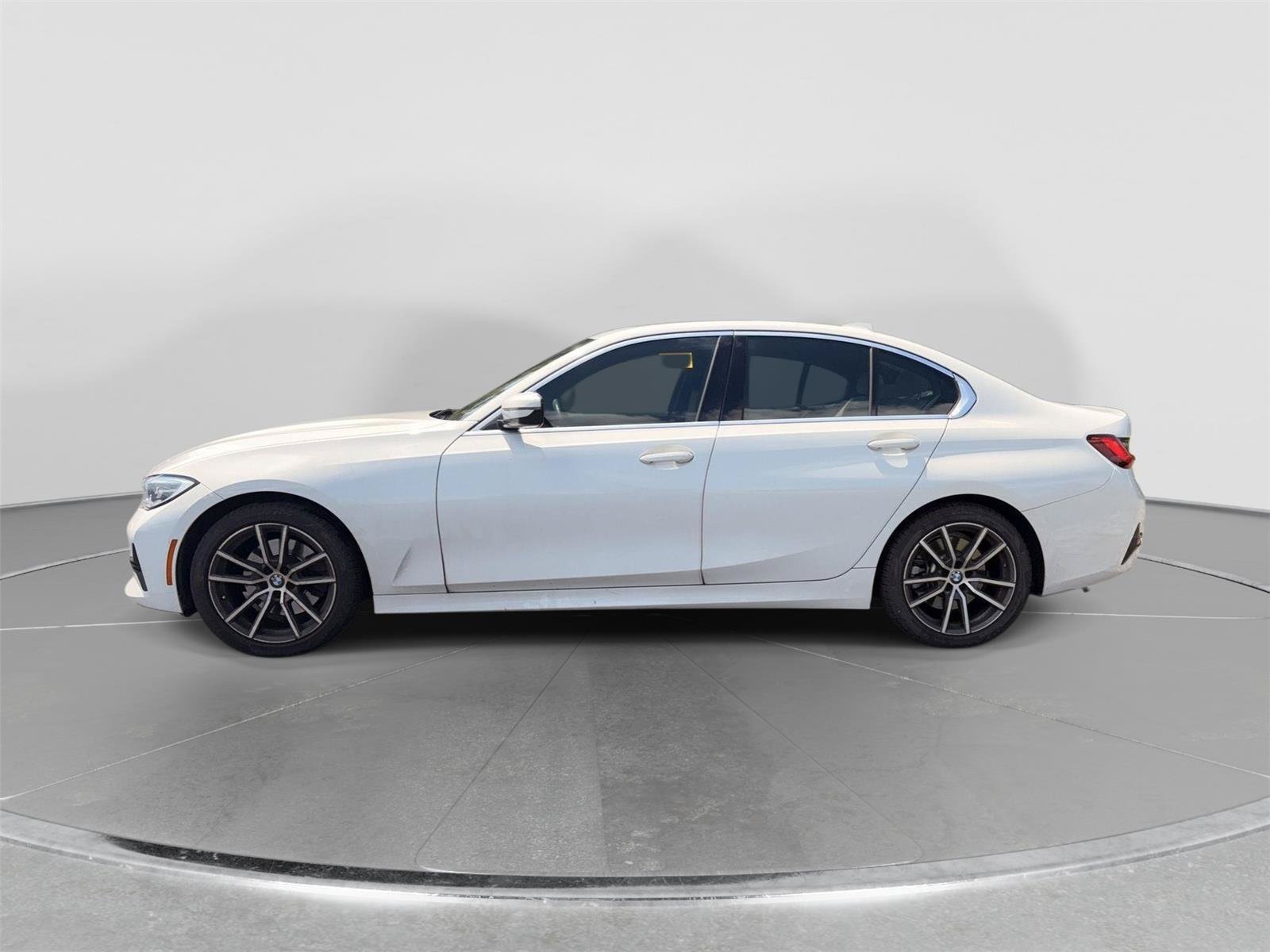 Used 2020 BMW 330i Sedan w/ Convenience Package RWD image 2