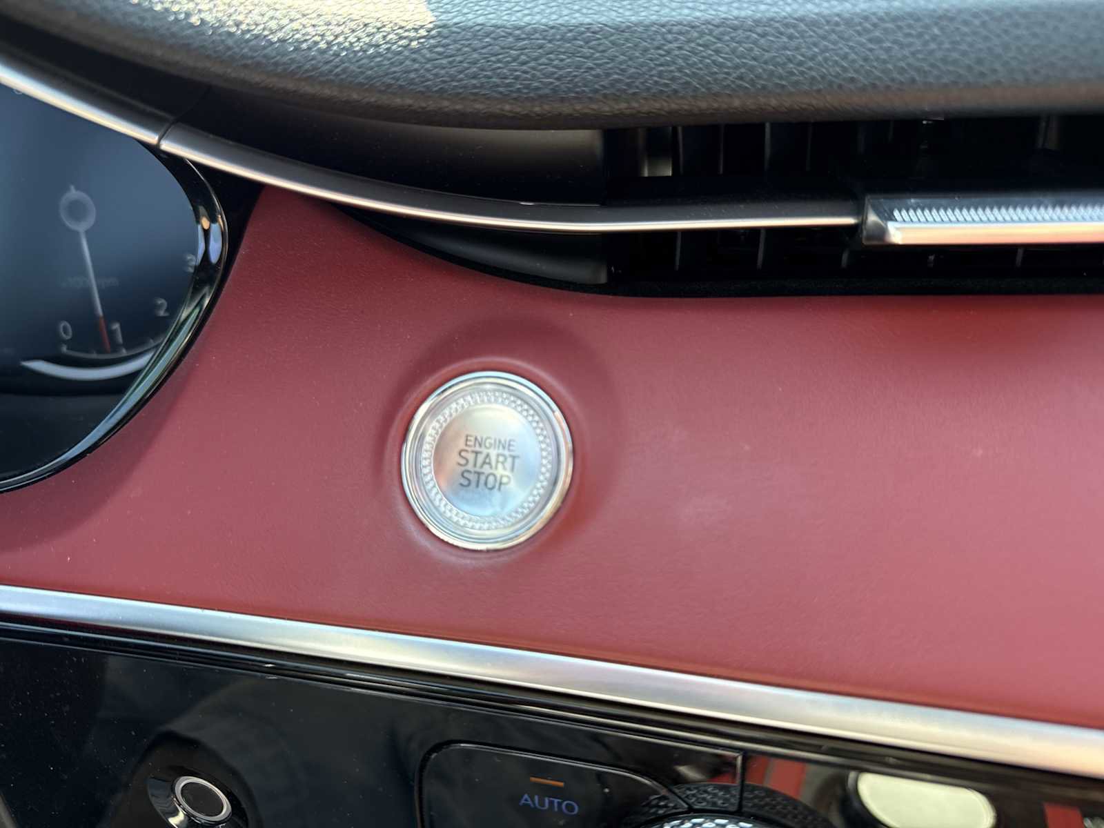 Used 2024 Genesis GV70 3.5T Sport image 14