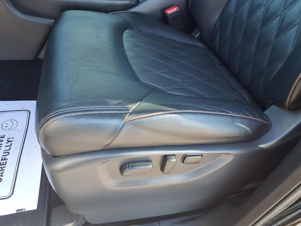 Used 2023 Nissan Armada Platinum w/ Captain's Chairs Package image 11