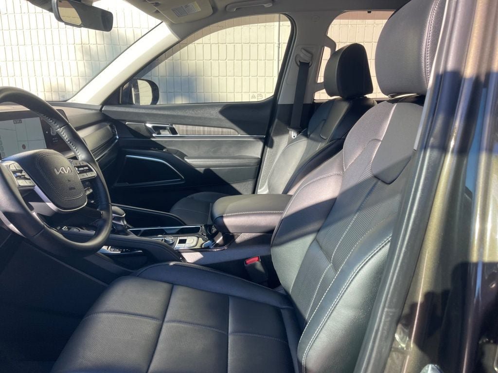 Used 2025 Kia Telluride SX FWD image 12