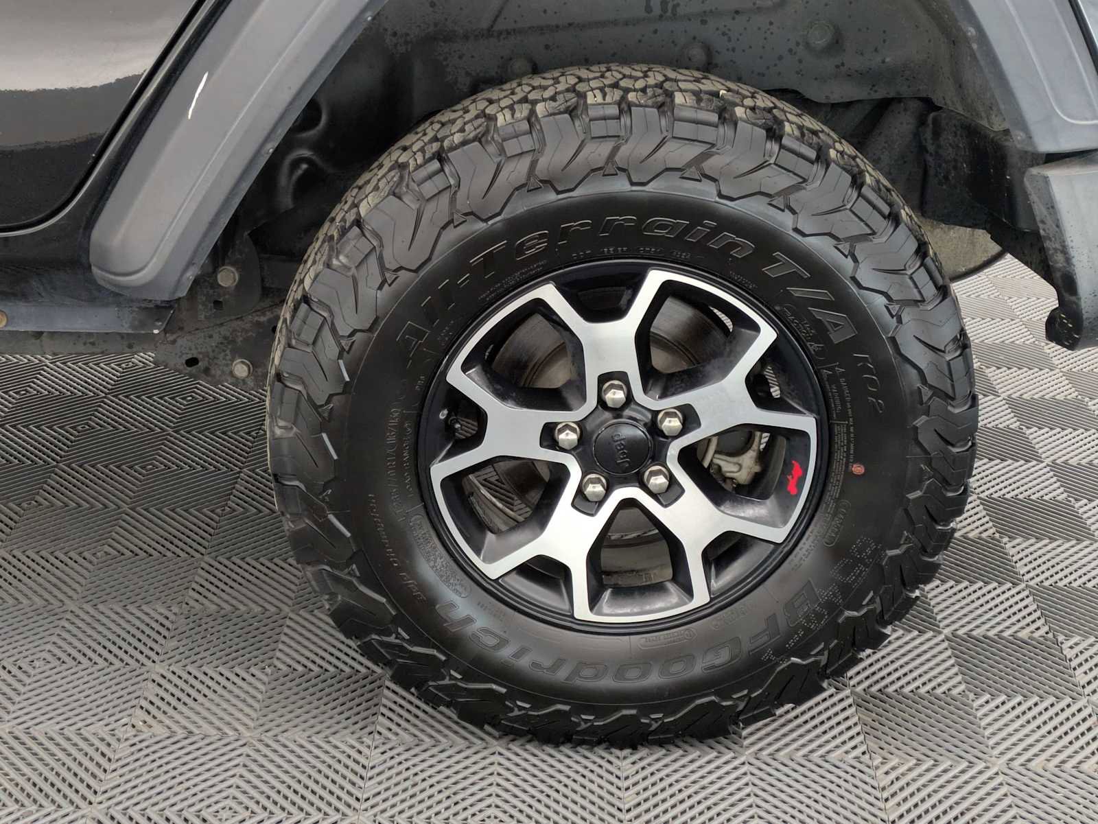 Used 2018 Jeep Wrangler Unlimited Sport image 12