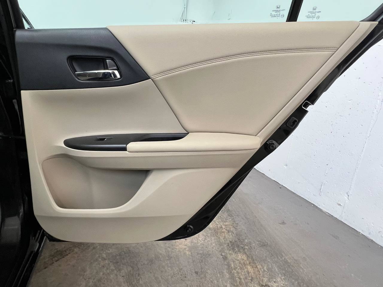 Used 2015 Honda Accord EX-L image 11