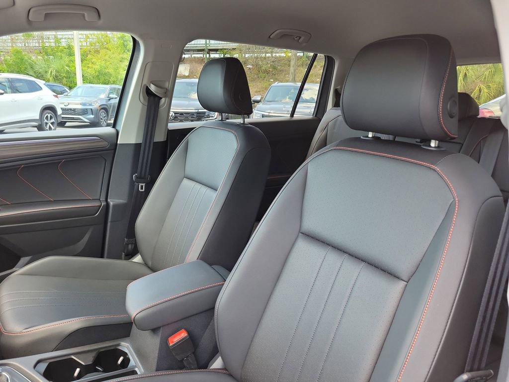 Used 2024 Volkswagen Tiguan Wolfsburg Edition image 22