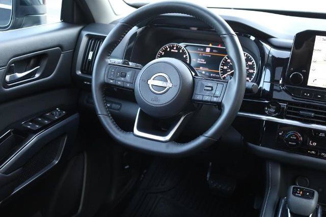 Certified 2025 Nissan Pathfinder SL w/ SL Premium Package AWD/4WD image 29
