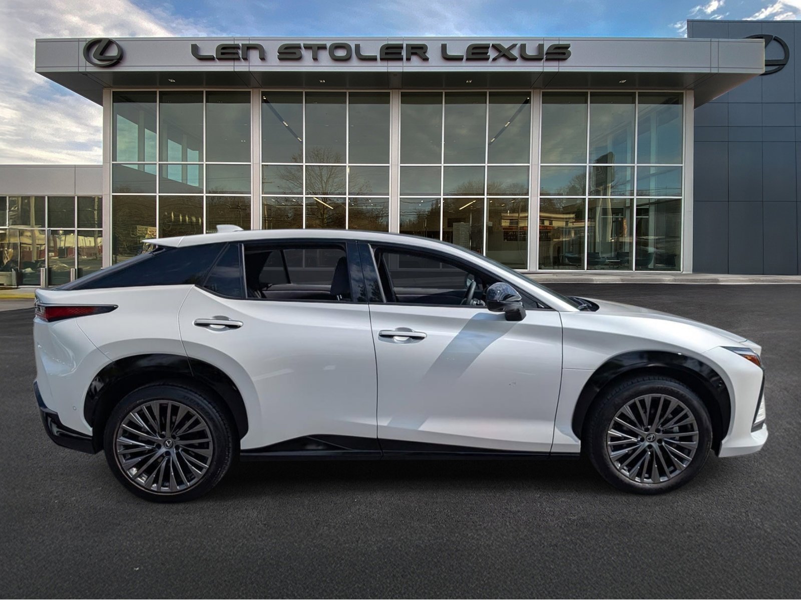 Used 2023 Lexus RZ 450e Premium w/ Accessory Package (2T) AWD/4WD image 2
