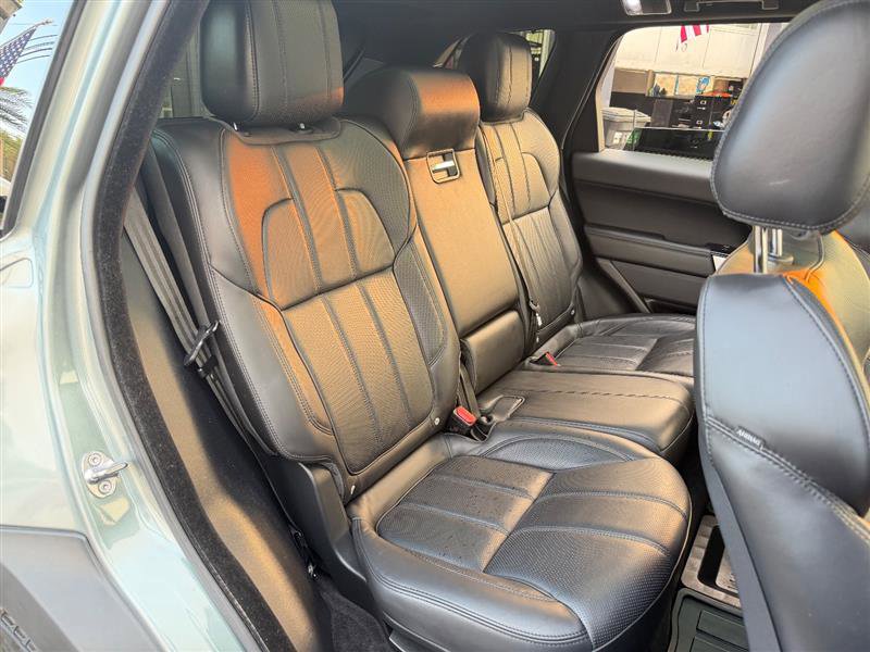 Used 2016 Land Rover Range Rover Sport HSE AWD/4WD image 18