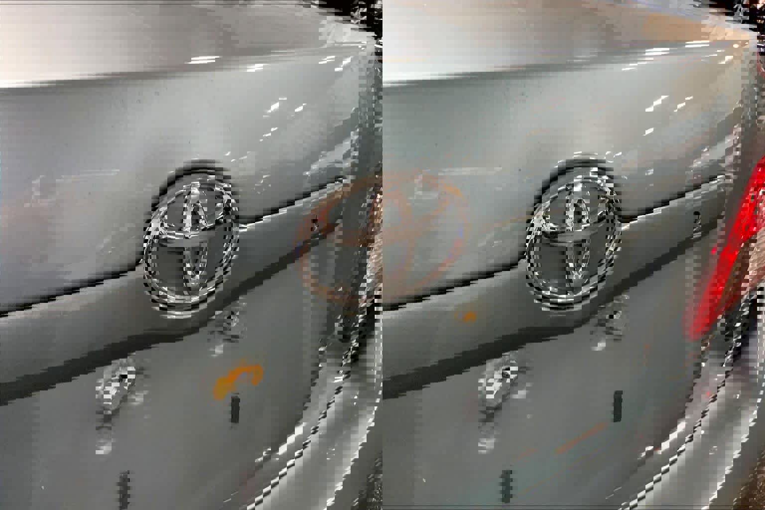 Used 2011 Toyota Camry LE w/ LE Extra-Value Pkg image 30