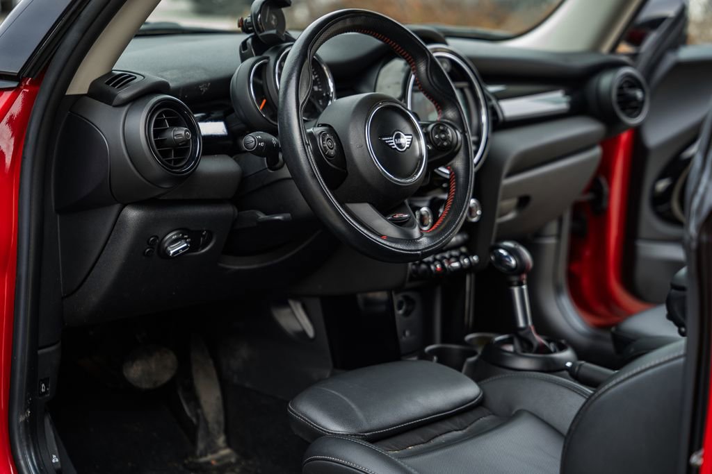 Used 2019 MINI Cooper S image 18