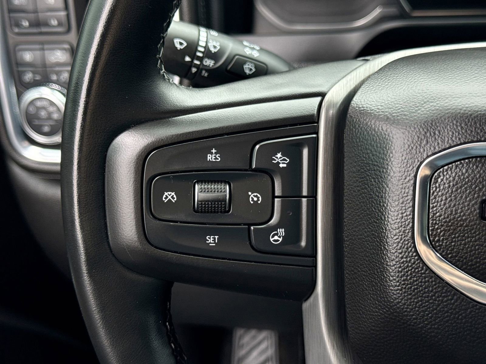 Used 2023 GMC Sierra 2500 Denali image 25