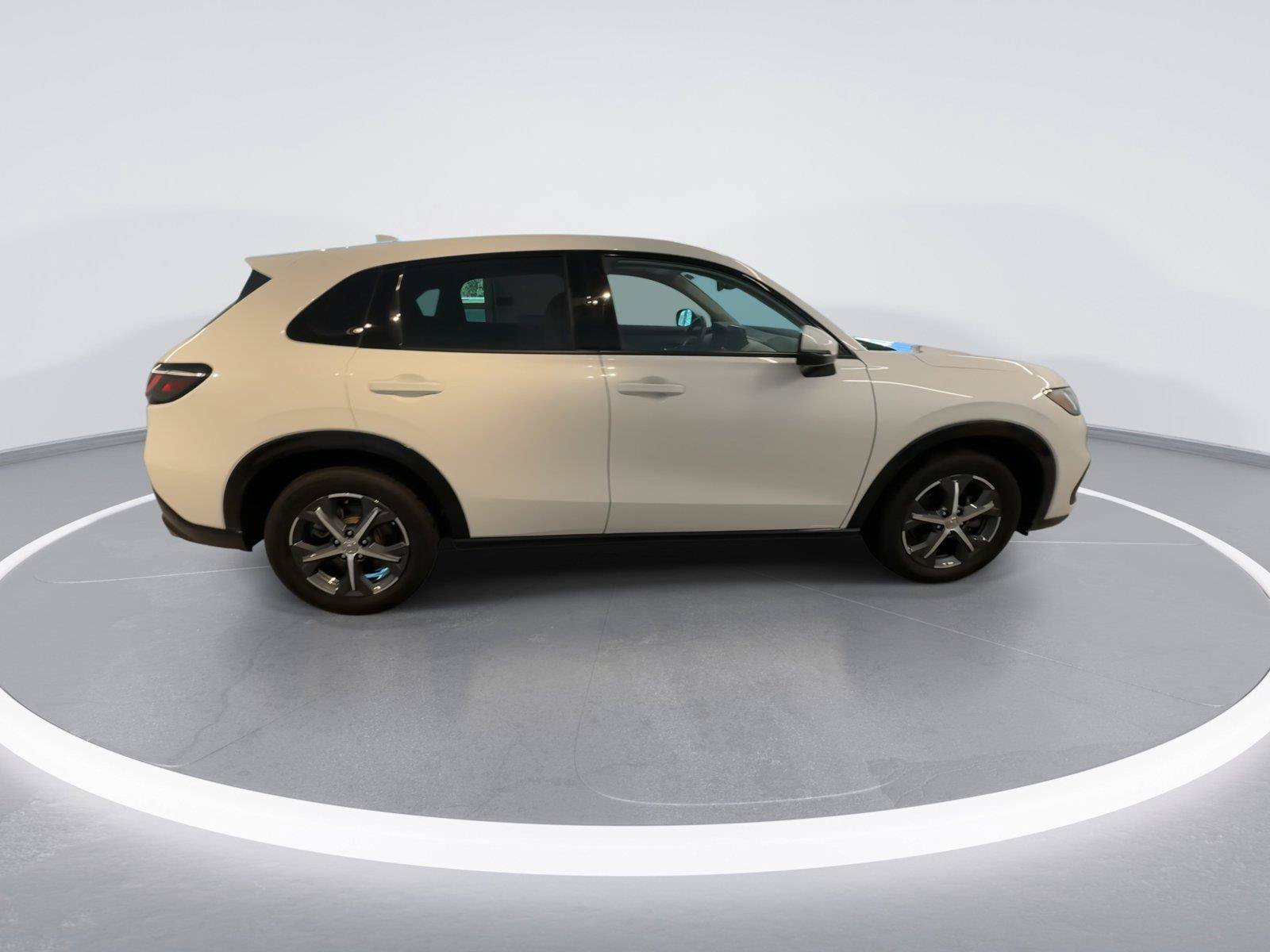 Used 2025 Honda HR-V EX-L image 8
