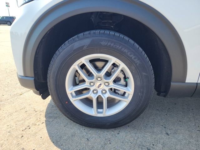 Used 2025 Ford Explorer Active image 4