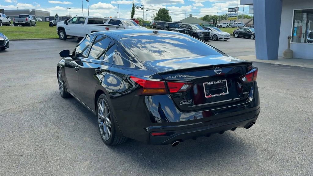 Used 2024 Nissan Altima 2.0 SR FWD image 5