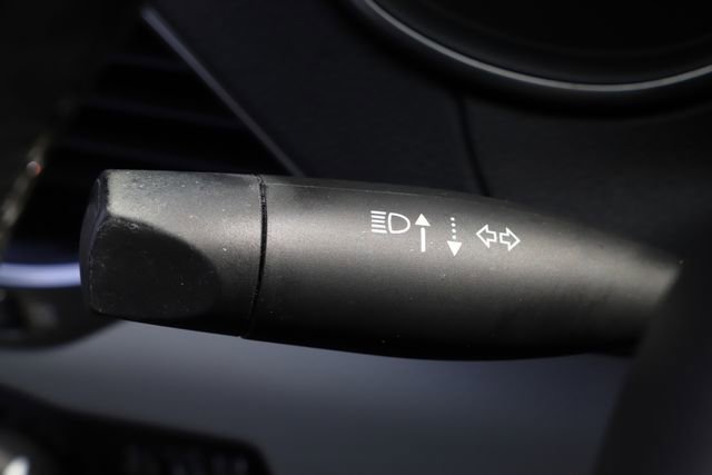 Used 2019 Jeep Cherokee Limited AWD/4WD image 37