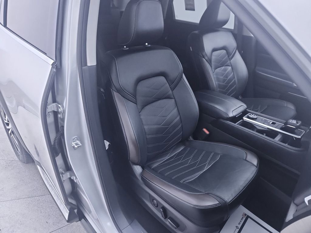 Certified 2024 Nissan Pathfinder Platinum AWD/4WD image 27