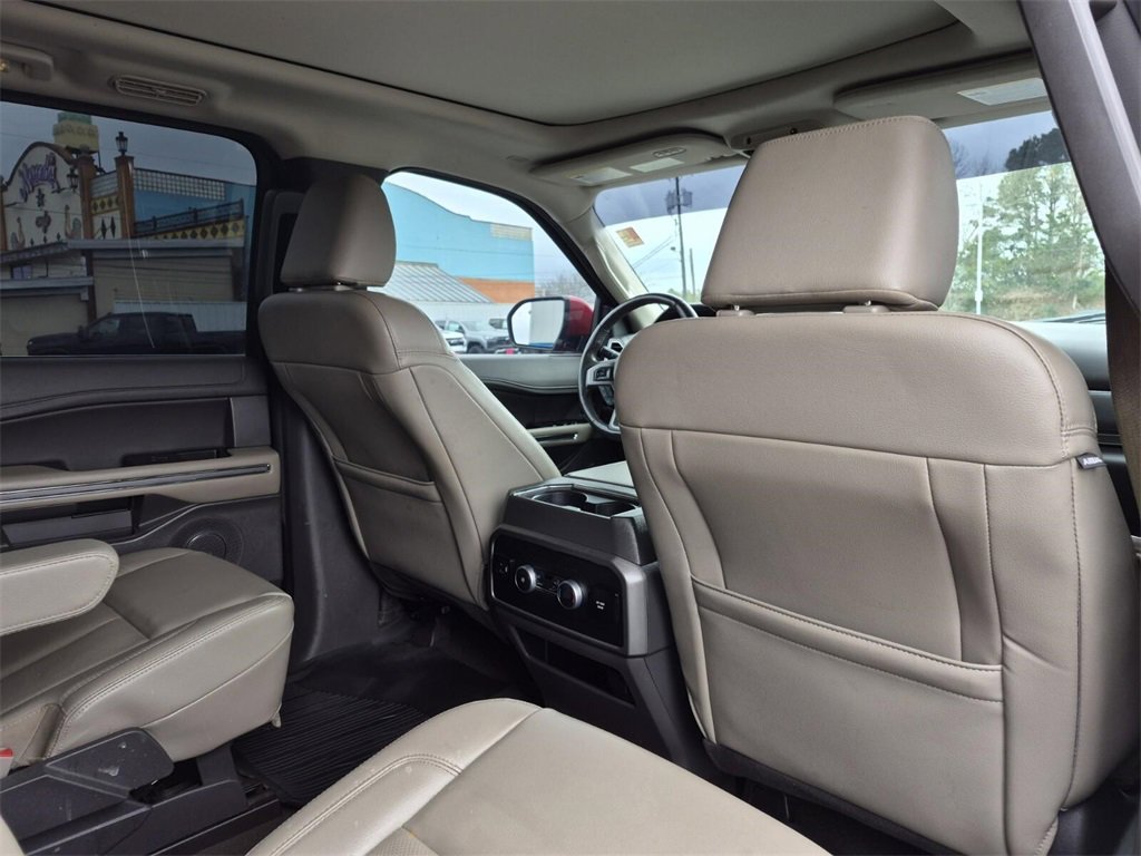 Used 2021 Ford Expedition XLT image 18
