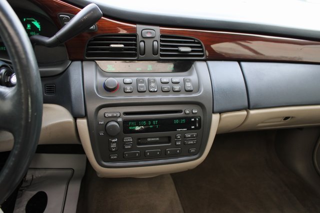 Used 2005 Cadillac De Ville w/ Limited Edition Package image 26