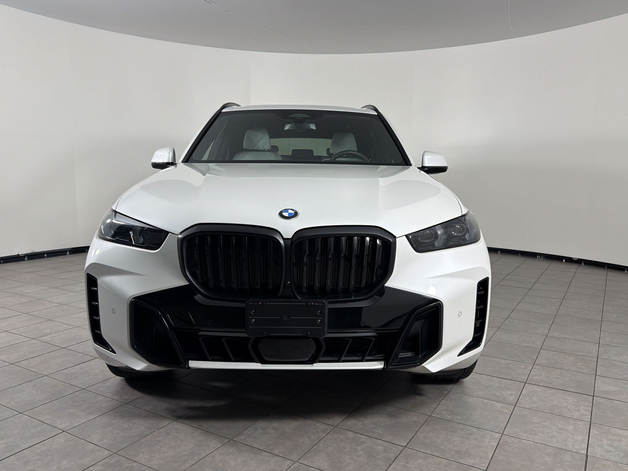 Certified 2026 BMW X5 xDrive40i w/ Executive Package AWD/4WD image 6