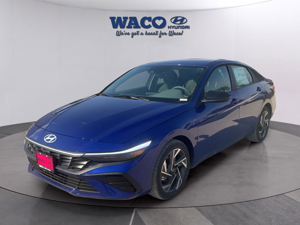 Used 2025 Hyundai Elantra Sport image 2