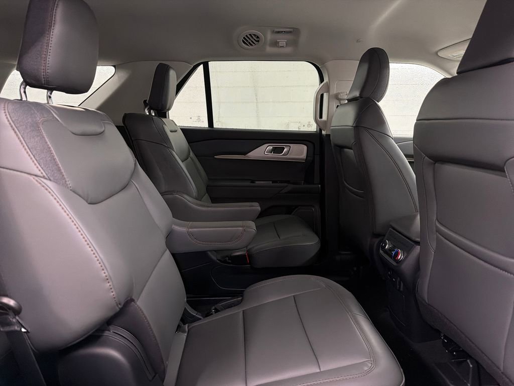 New 2026 Ford Explorer Active RWD image 29