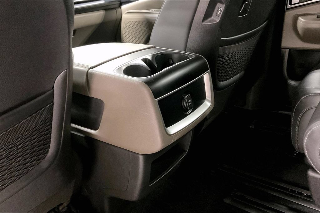 Used 2026 Kia Carnival LXS FWD image 30