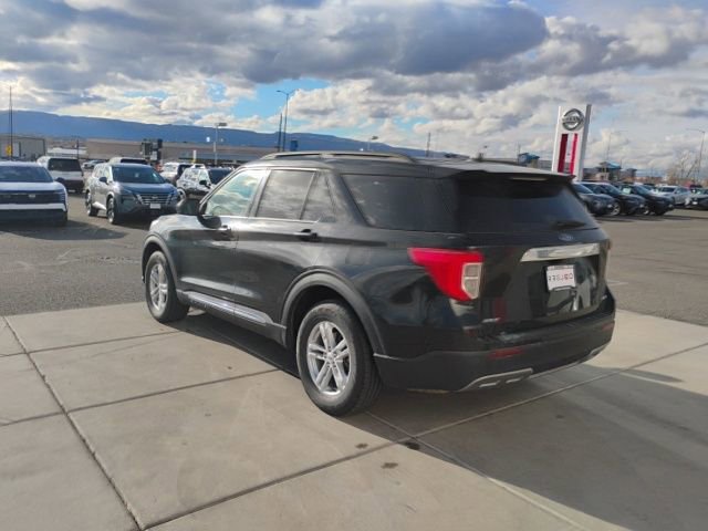 Used 2023 Ford Explorer XLT w/ Equipment Group 202A AWD/4WD image 8