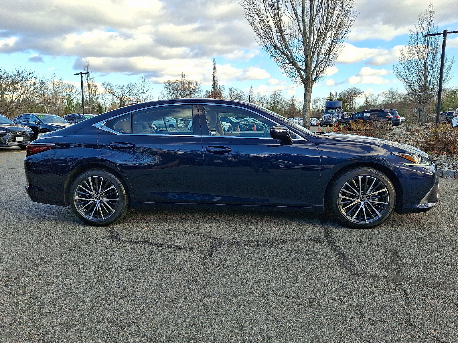 Certified 2023 Lexus ES 350 w/ Premium Package image 8