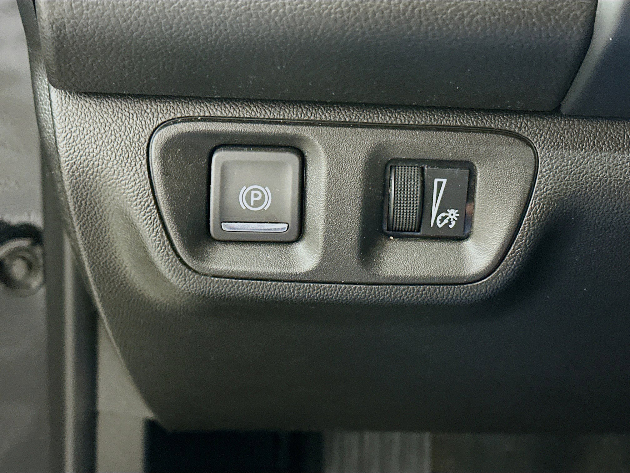 Used 2023 GMC Acadia SLE w/ Driver Convenience Package image 17