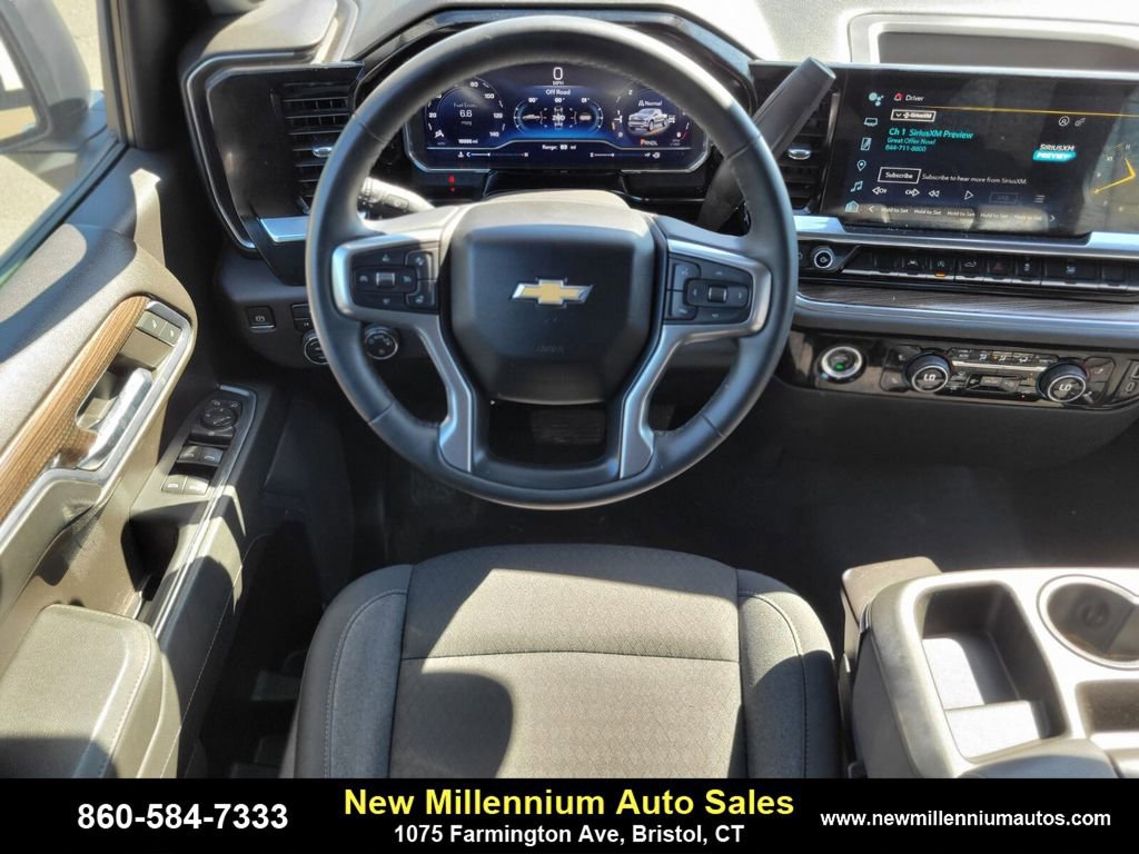 Used 2024 Chevrolet Silverado 1500 LT image 12