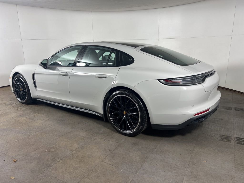 Certified 2023 Porsche Panamera 4 Platinum Edition image 3