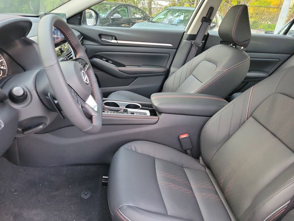 New 2025 Nissan Altima 2.5 SR w/ SR Premium Package image 23