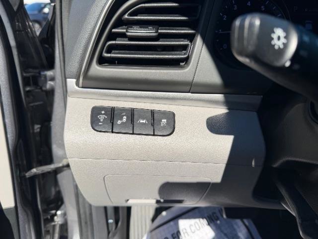 Used 2020 Hyundai Elantra SEL image 23