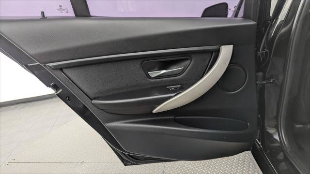 Used 2018 BMW 320i Sedan RWD image 16