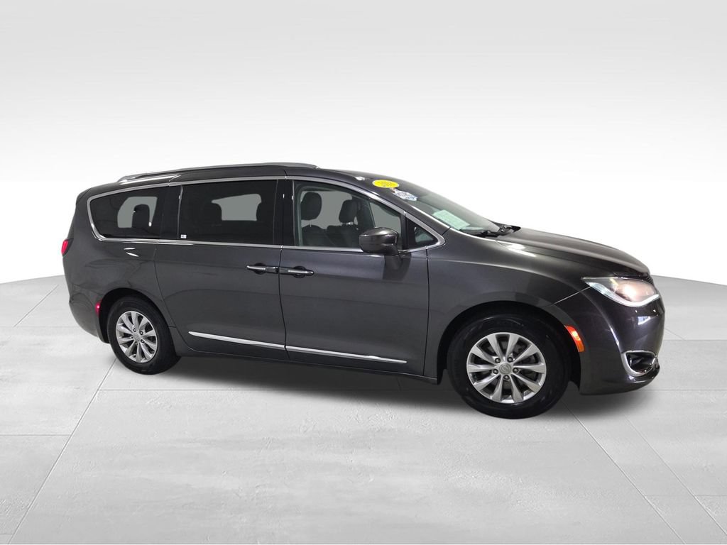 Certified 2018 Chrysler Pacifica Touring-L Plus FWD image 31