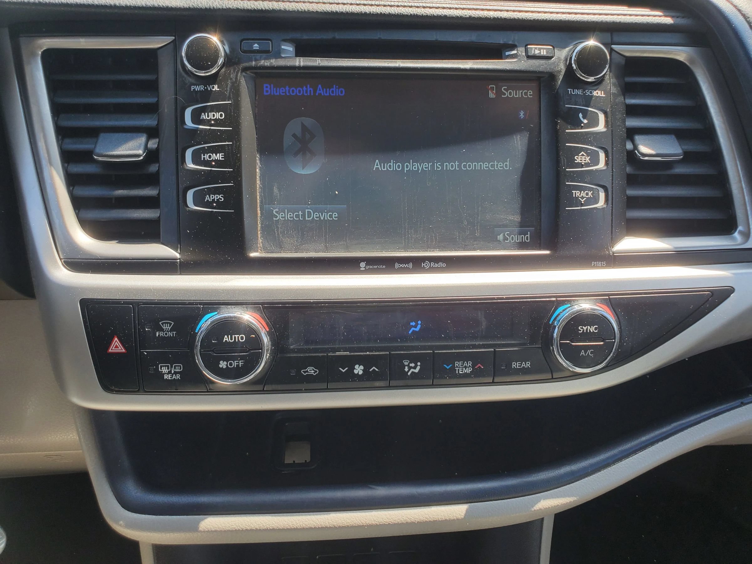 Used 2019 Toyota Highlander Plus FWD image 41