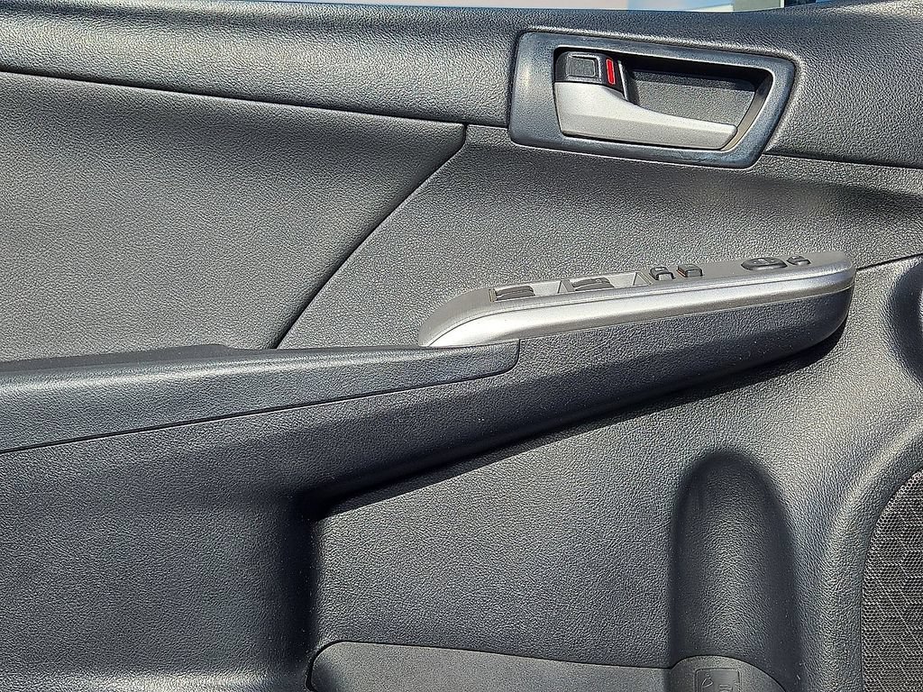 Used 2013 Toyota Camry SE FWD image 20