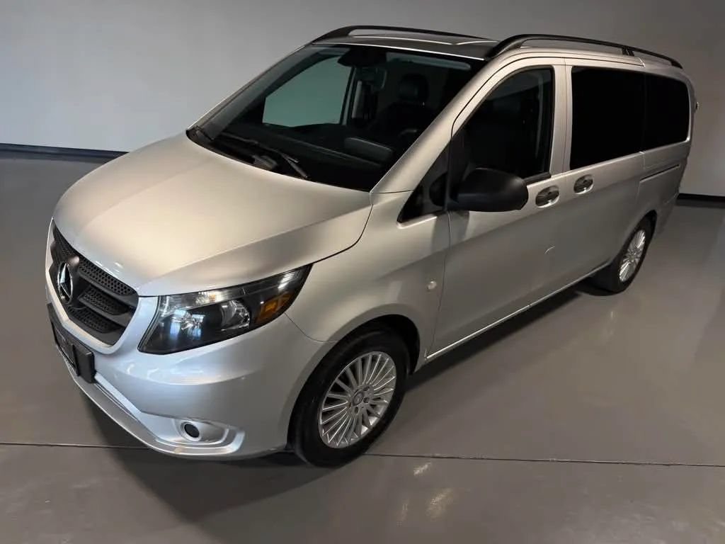 Used 2017 Mercedes-Benz Metris Passenger w/ Driver Efficiency Package image 32