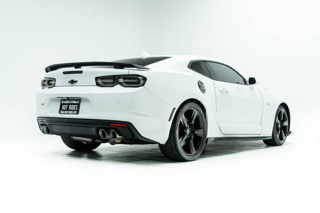Used 2019 Chevrolet Camaro SS RWD image 12