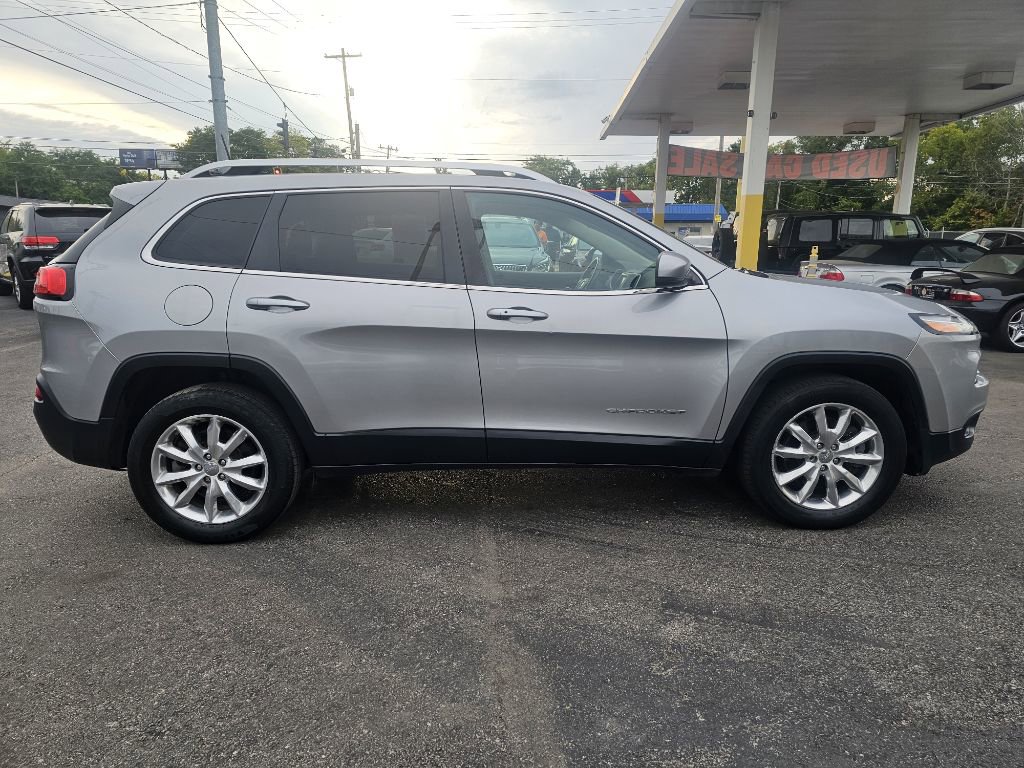 Used 2016 Jeep Cherokee Limited image 20