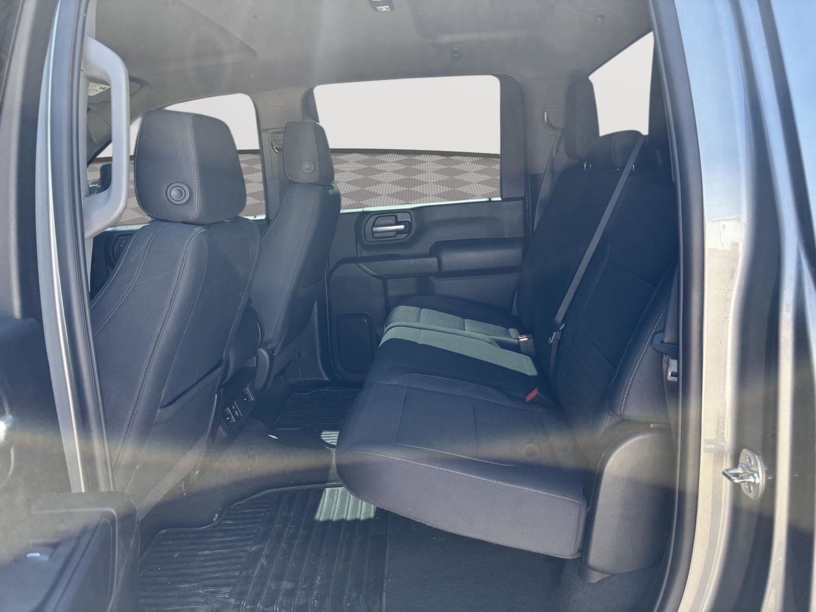 Used 2025 Chevrolet Silverado 2500 Custom w/ Custom Value Package image 18