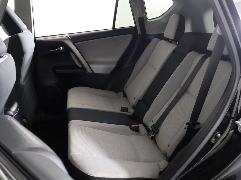 Used 2018 Toyota RAV4 XLE w/ Plus Extra Value Package FWD image 29