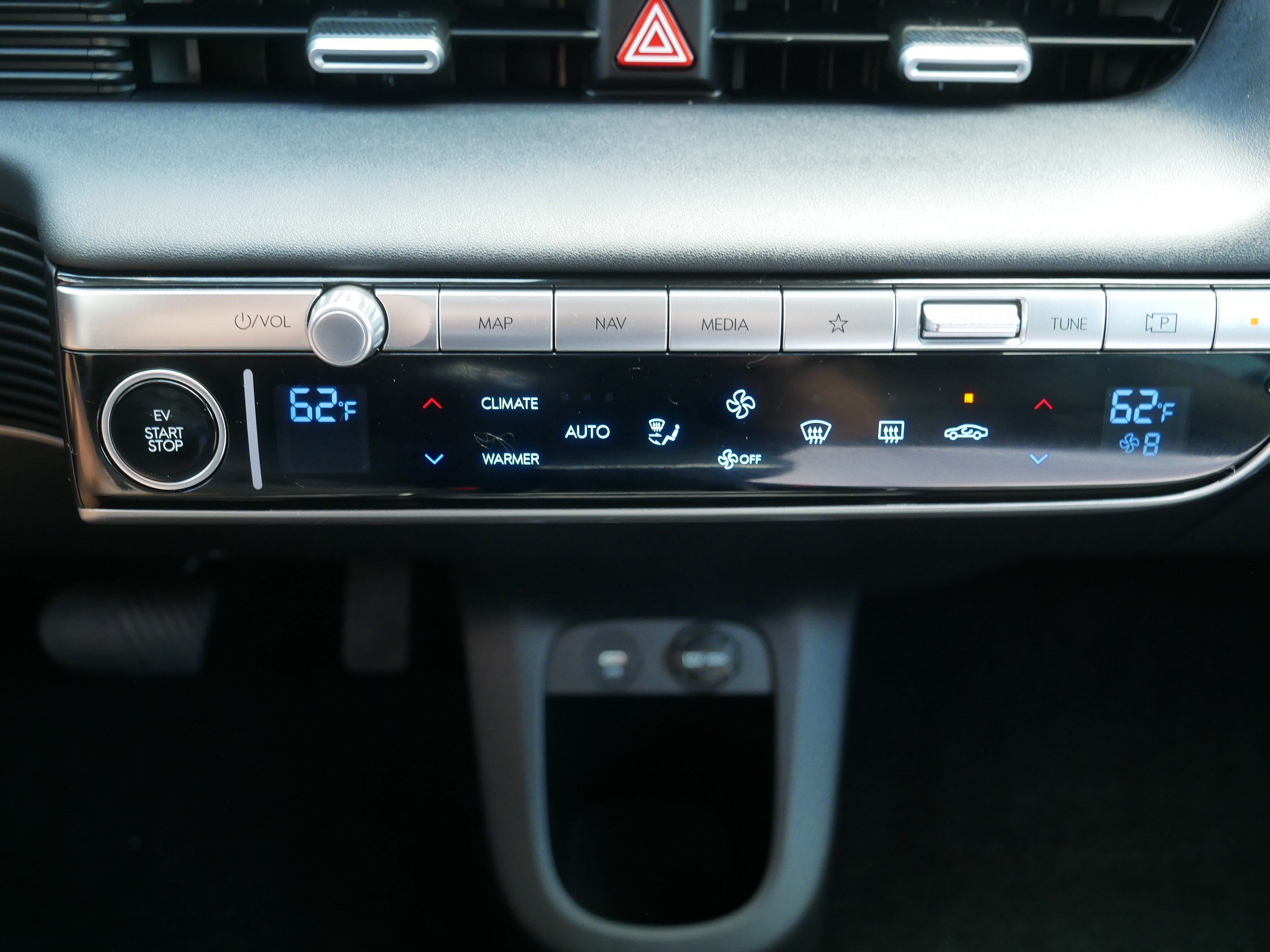 Used 2024 Hyundai Ioniq 5 Limited AWD/4WD image 23