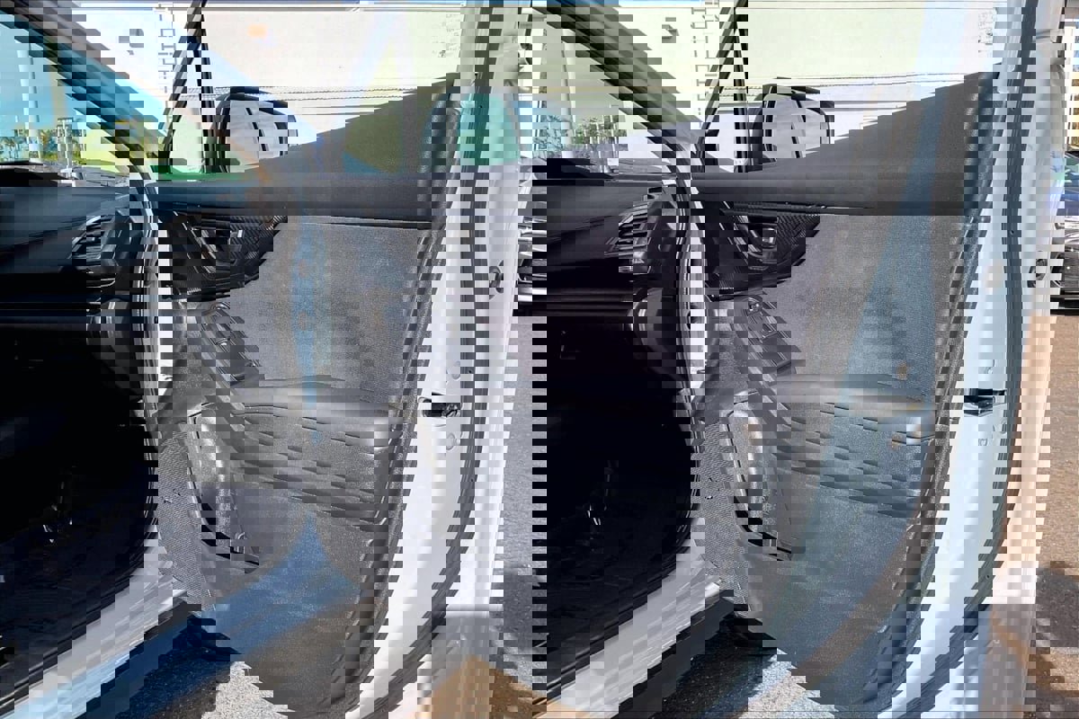 Used 2018 Subaru Crosstrek 2.0i Premium w/ Eyesight System image 21